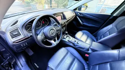 Mazda 6 Sportwagon 2.2 D — Familial diesel efficace, 127 000 km, état impeccable — Miniature 11