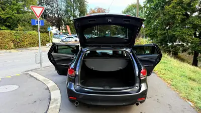 Mazda 6 Sportwagon 2.2 D — Familial diesel efficace, 127 000 km, état impeccable — Miniature 16