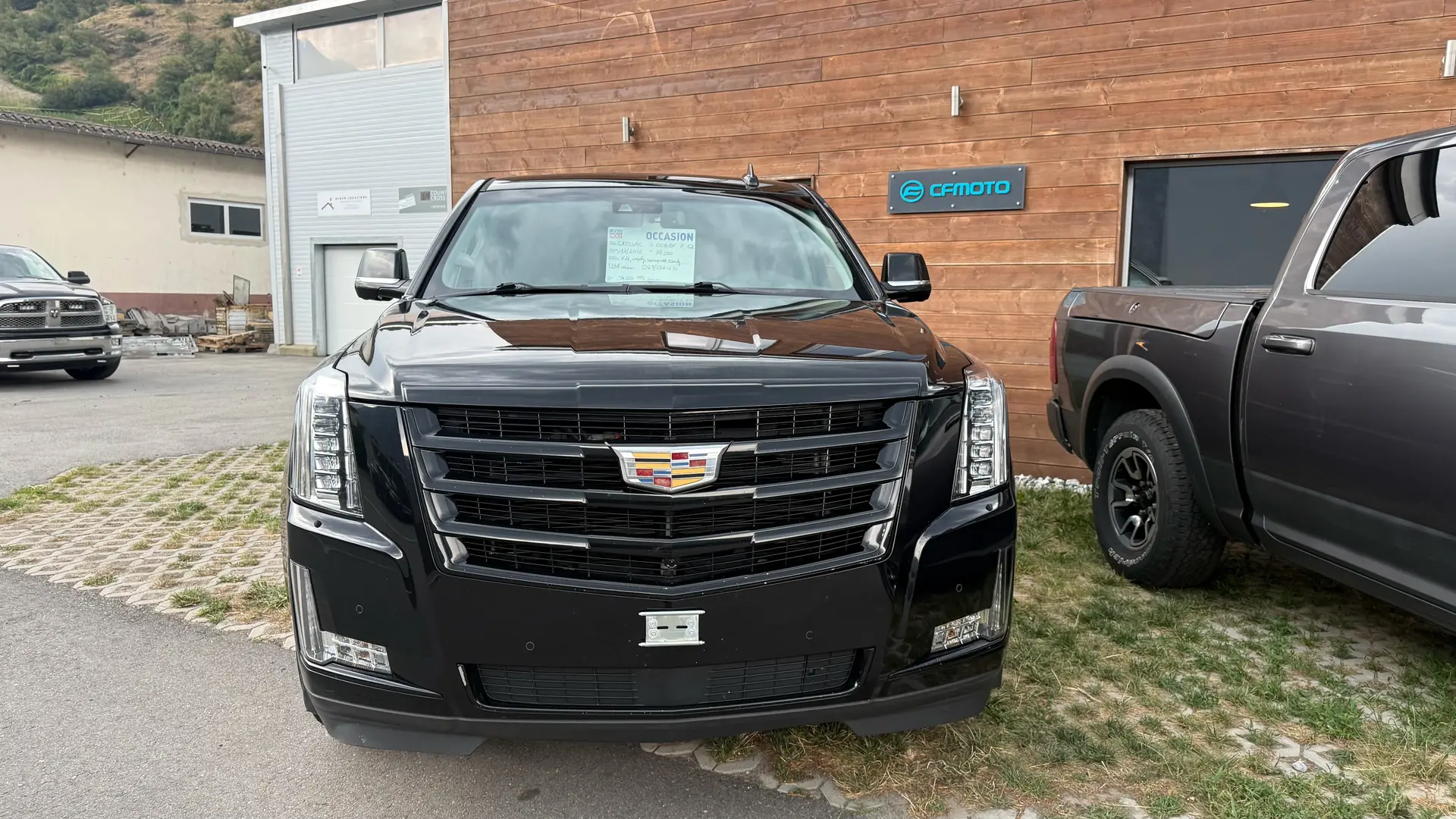Cadillac Escalade 2016 occasion Saxon — 2