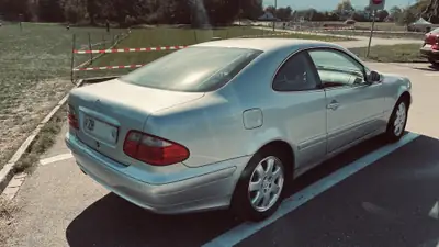 Mercedes-Benz CLK 320 V6 — Coupé sportif élégant, 83'000 km, toit ouvrant panoramique — intérieur