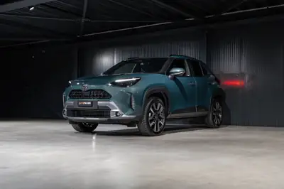Toyota Yaris Cross 1.5 Hybrid AWD — Compact polyvalent, motricité intégrale et faible consommation — Armaturenbrett