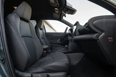 Toyota Yaris Cross 1.5 Hybrid AWD — Compact polyvalent, motricité intégrale et faible consommation — Miniatur 11
