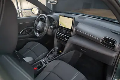 Toyota Yaris Cross 1.5 Hybrid AWD — Compact polyvalent, motricité intégrale et faible consommation — Miniatur 14