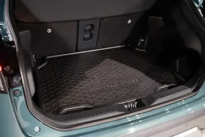 Toyota Yaris Cross 1.5 Hybrid AWD — Compact polyvalent, motricité intégrale et faible consommation — Miniatur 21