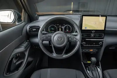 Toyota Yaris Cross 1.5 Executive 4x4 — Hybride compact, traction intégrale et faible kilométrage — Miniatur 16