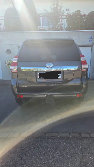 Toyota Land Cruiser 2.8 D Linea Sol — Robustesse légendaire et chaînes König incluses — rear view