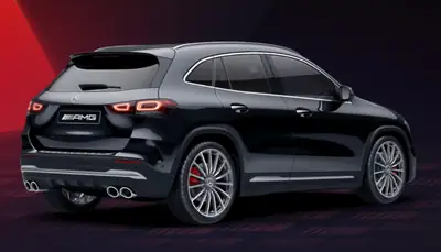 Mercedes-AMG GLA 45 S 4matic+ — Sportivité extrême et électrification intelligente — vista posteriore