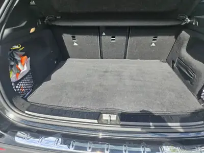 Mercedes-AMG GLA 45 S 4matic+ — Sportivité extrême et électrification intelligente — Miniatura 9