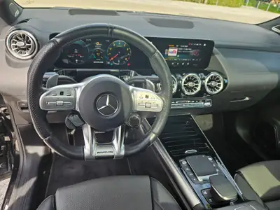 Mercedes-AMG GLA 45 S 4matic+ — Sportivité extrême et électrification intelligente — Miniatura 8