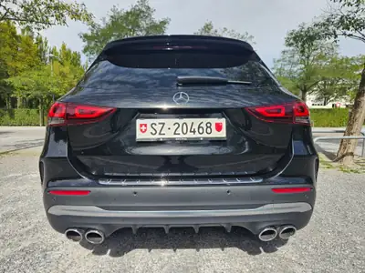 Mercedes-AMG GLA 45 S 4matic+ — Sportivité extrême et électrification intelligente — Miniatura 13