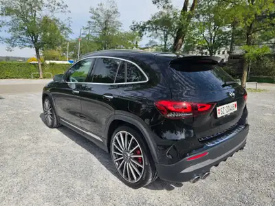 Mercedes-AMG GLA 45 S 4matic+ — Sportivité extrême et électrification intelligente — Miniatura 14
