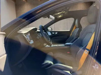 Volvo XC60 2.0 T8 Polestar eAWD — SUV hybride rechargeable haute performance, 35 000 km — Miniatura 9