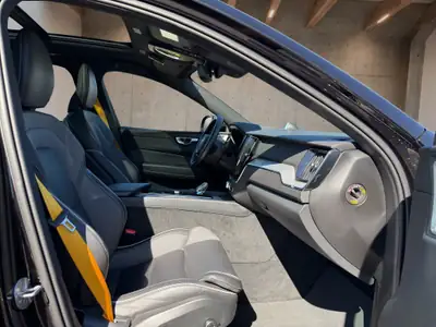 Volvo XC60 2.0 T8 Polestar eAWD — SUV hybride rechargeable haute performance, 35 000 km — Miniatura 16