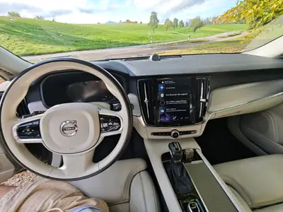 Volvo V90 2.0 D5 Inscription AWD — Break diesel premium, 120'000 km, sans sinistre — interni