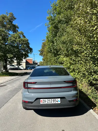 Polestar 2 Standard Range Single Motor — Berline électrique performante, 120'000 km — vista posteriore