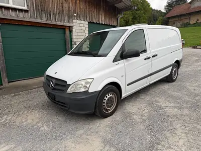 Mercedes-Benz Vito 113 CDI — Utilitaire robuste aménagé en camping-car, 132 000 km — vista esterna