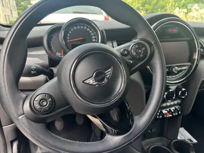 MINI Cooper 1.5i — Citadine urbaine agile, seulement 21'300 km — dettaglio