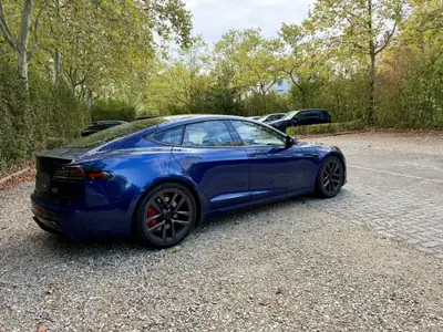 Tesla Model S 100kWh Plaid 2023 — Performance électrique maximale, entretien optimal — intérieur