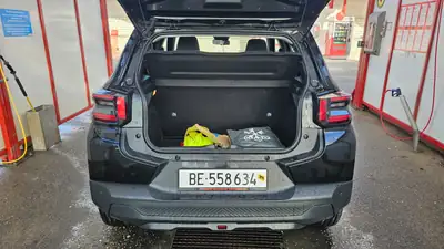 Citroën C3 PureTech 2025 — Citadine dynamique, à peine 4500 km — intérieur