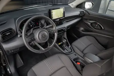Toyota Yaris 1.5 e-CVT 2026 — Citadine hybride économique, quasi neuve — Miniatur 13
