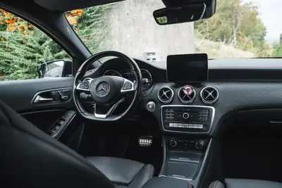 Mercedes-Benz Classe A 250 Active Star — Dynamique compact 4x4, 79'000 km seulement — arrière