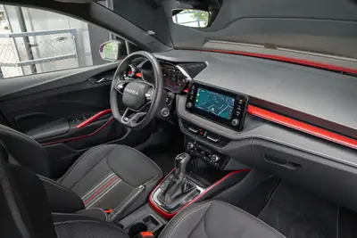 Skoda Fabia 1.0 TSI Monte Carlo DSG — Citadine dynamique, garantie 5 ans et équipements premium — Miniature 14