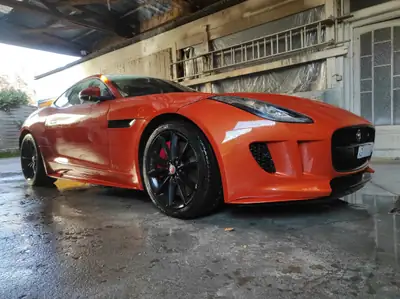 Jaguar F-TYPE 3.0 V6 S AWD — Coupé sportif orange métallisé, 380 ch et traction intégrale — Thumbnail 11