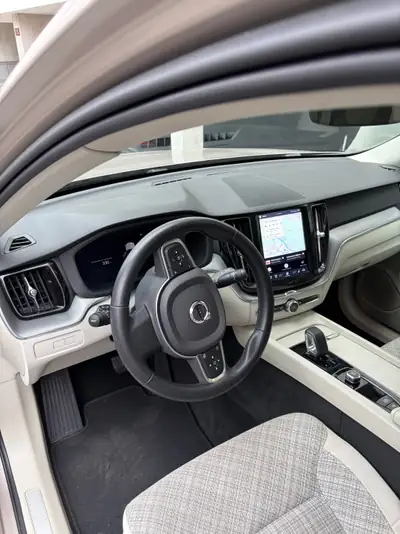 Volvo XC60 2.0 T6 TE Core eAWD — SUV hybride rechargeable, 74 500 km seulement — Außenansicht