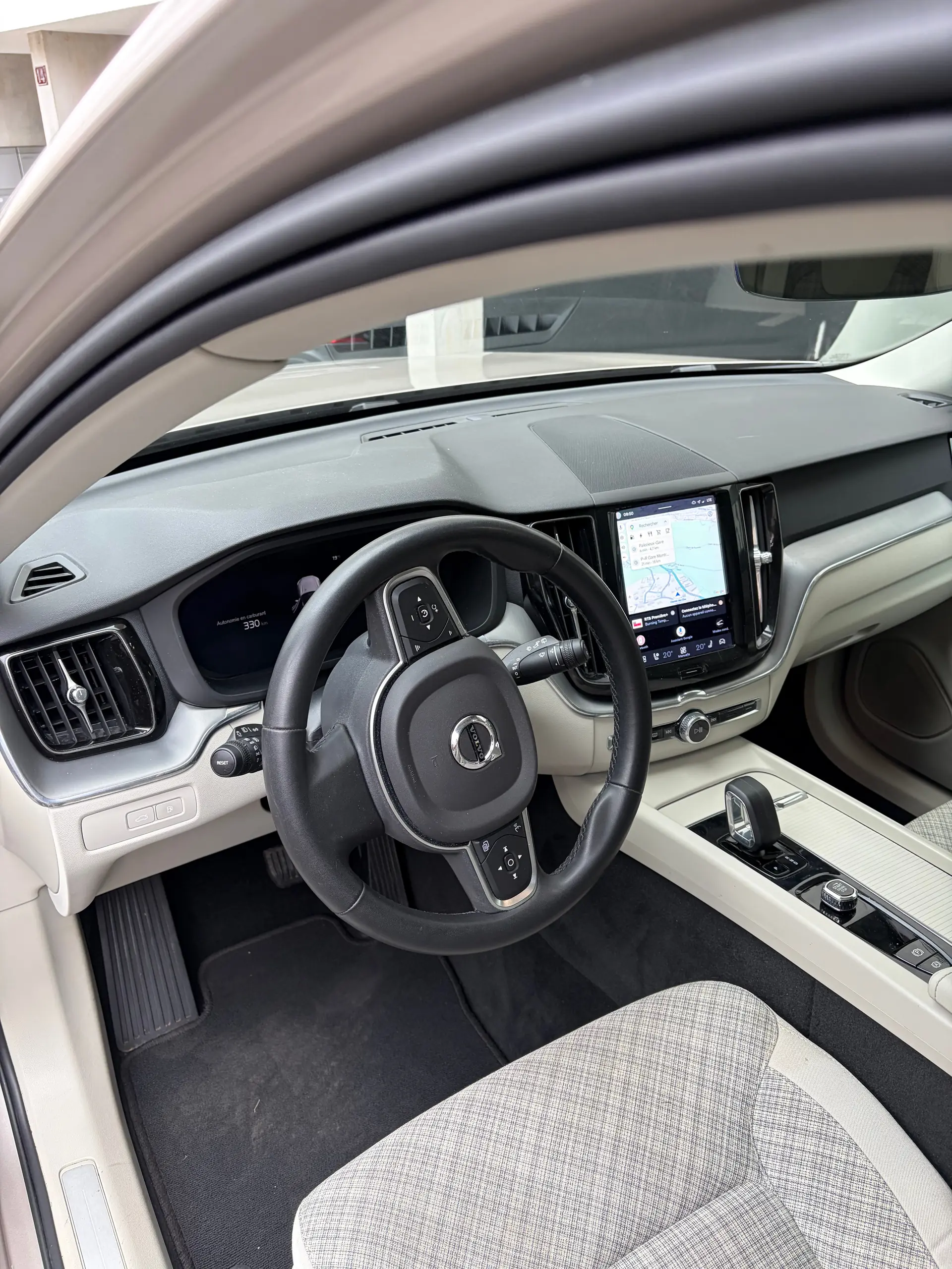 Volvo XC60 2.0 T6 TE Core eAWD — SUV hybride rechargeable, 74 500 km seulement