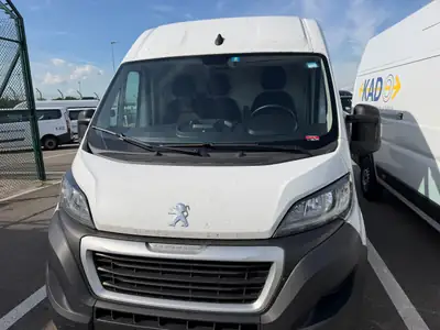 Peugeot Boxer 2024 — Utilitaire diesel fiable, historique sans sinistre — intérieur