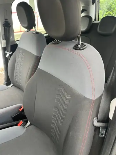 Fiat Panda 2020 — Citadine économique bicarburant CNG/essence, 49'000 km — tableau de bord