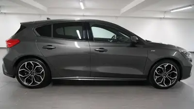 Ford Focus 1.0i EcoBoost 125 ST-Line — Automatique, technologie embarquée, consommation optimisée — Innenraum