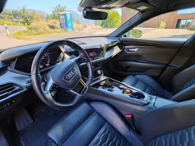 Audi e-tron GT quattro — Gran turismo électrique haute performance, 69'000 km — Miniatur 7