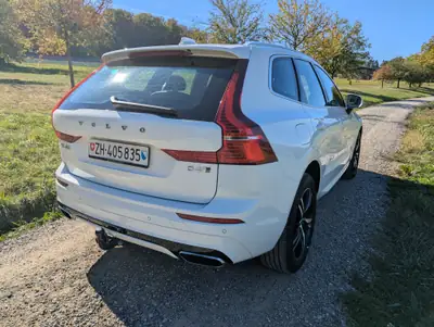 Volvo XC60 2.0 D4 R-Design AWD — SUV premium diesel, contrôle technique OK — vista posteriore