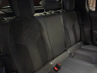 Peugeot 208 1.2 PureTech GT Pack — Citadine dynamique, essence efficace, blanc métallisé — Miniatur 8