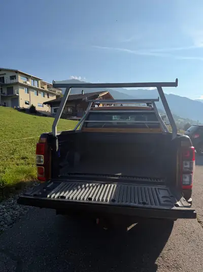 Ford Ranger 2.0 EcoBlue 4x4 Wildtrak — Pick-up robuste, équipé et fiable — arrière
