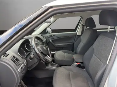 Skoda Yeti 1.4 TSI Style 4x4 — SUV compact robuste, 4x4 intégral et attelage renforcé — Miniature 9