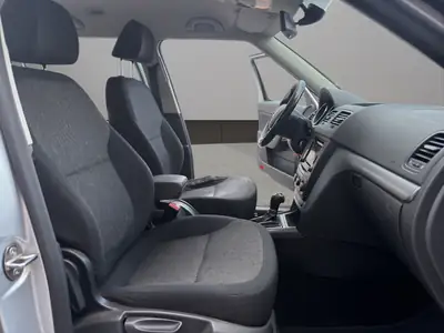 Skoda Yeti 1.4 TSI Style 4x4 — SUV compact robuste, 4x4 intégral et attelage renforcé — Miniature 17