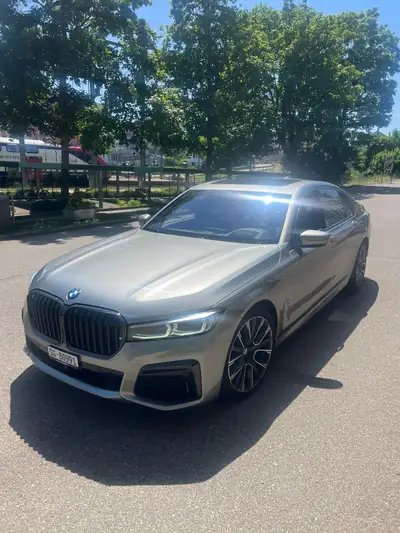 BMW 750d xDrive — Berline de luxe diesel, 400 ch et traction intégrale — Außenansicht
