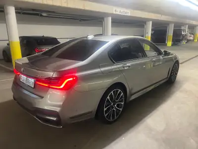 BMW 750d xDrive — Berline de luxe diesel, 400 ch et traction intégrale — Innenraum