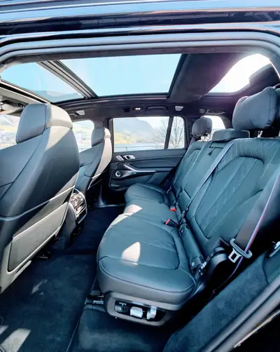 BMW X7 M60i 2025 — SUV 7 places premium, 530 ch et équipements d'exception — Miniatur 10