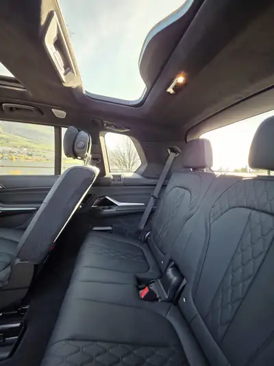 BMW X7 M60i 2025 — SUV 7 places premium, 530 ch et équipements d'exception — Miniatur 11