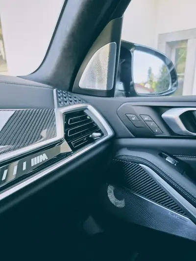 BMW X7 M60i 2025 — SUV 7 places premium, 530 ch et équipements d'exception — Miniatur 16