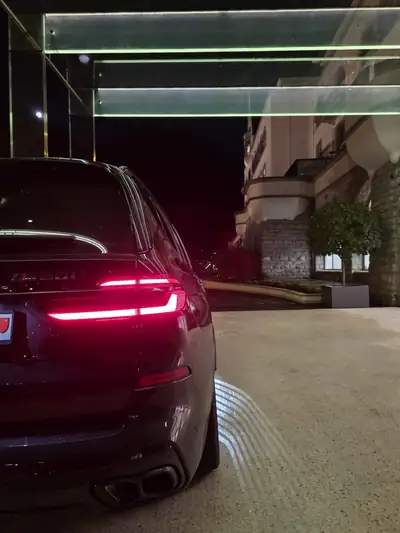 BMW X7 M60i 2025 — SUV 7 places premium, 530 ch et équipements d'exception — Miniatur 18