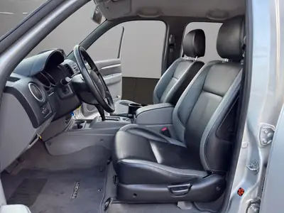 Ford Ranger Limited 3.0 TDCi 4x4 — Pick-up robuste, 4x4 intégral et capacité de charge exceptionnelle — Miniatur 9
