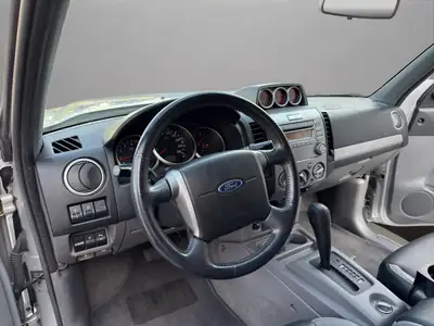 Ford Ranger Limited 3.0 TDCi 4x4 — Pick-up robuste, 4x4 intégral et capacité de charge exceptionnelle — Miniatur 10