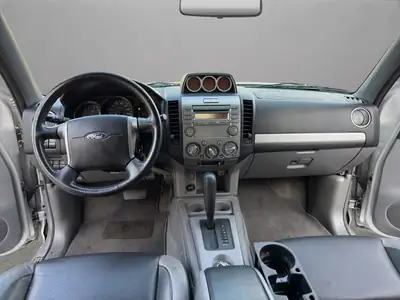 Ford Ranger Limited 3.0 TDCi 4x4 — Pick-up robuste, 4x4 intégral et capacité de charge exceptionnelle — Miniatur 14