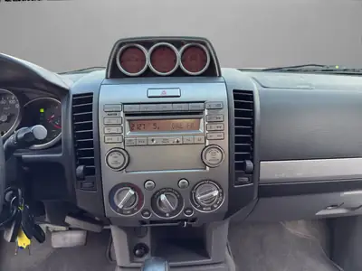 Ford Ranger Limited 3.0 TDCi 4x4 — Pick-up robuste, 4x4 intégral et capacité de charge exceptionnelle — Miniatur 15