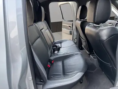 Ford Ranger Limited 3.0 TDCi 4x4 — Pick-up robuste, 4x4 intégral et capacité de charge exceptionnelle — Miniatur 18