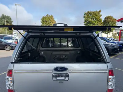 Ford Ranger Limited 3.0 TDCi 4x4 — Pick-up robuste, 4x4 intégral et capacité de charge exceptionnelle — Miniatur 23